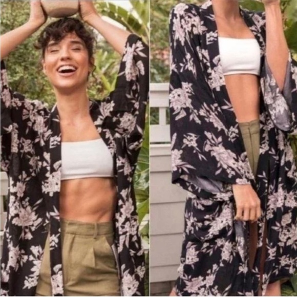 Spiritual Gangster Black Floral Kimono Open Tie Front Kimono Duster - Picture 2 of 13